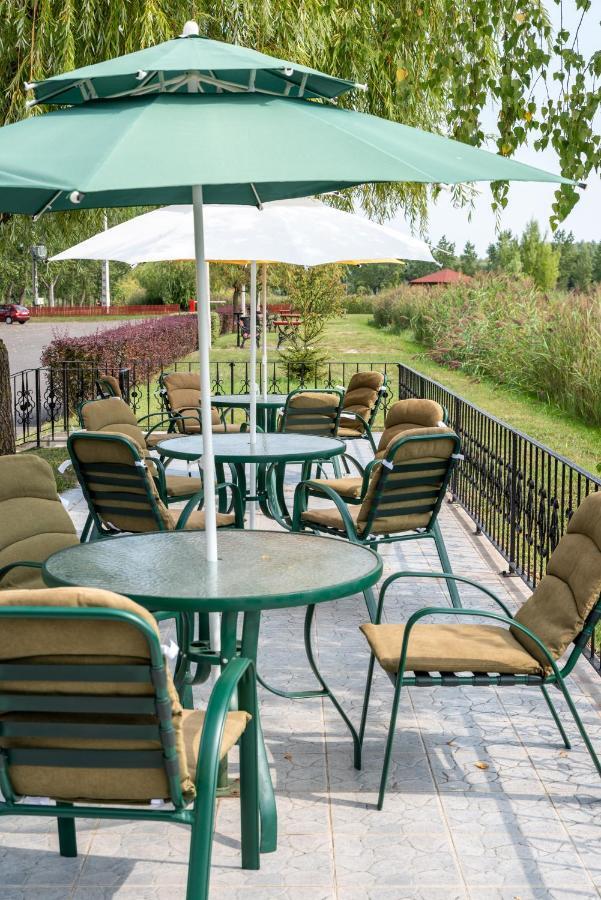 Hotel Bibic Es Tueskevar Etterem Es Horgaszto Nyiregyhaza Bagian luar foto