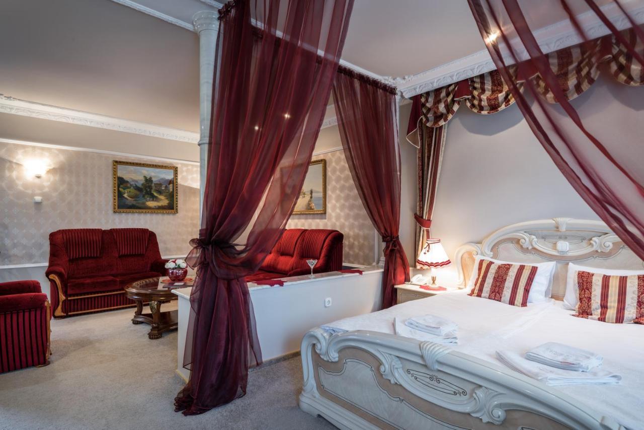 Hotel Bibic Es Tueskevar Etterem Es Horgaszto Nyiregyhaza Bagian luar foto